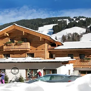 https://intown-apartment-schmiede.saalbachhinterglemmhotels.com